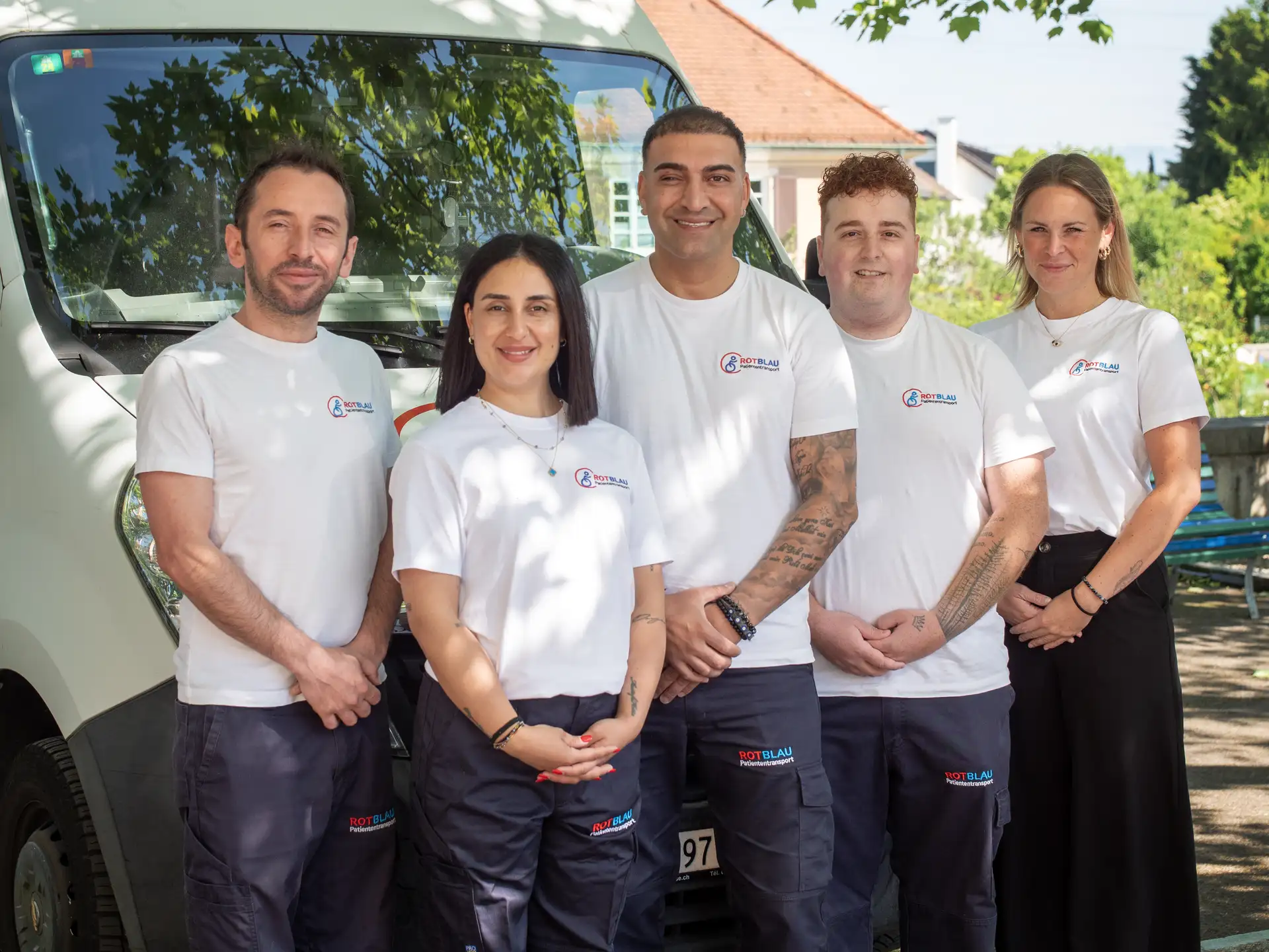 ROTBLAU Patiententransport Team Basel